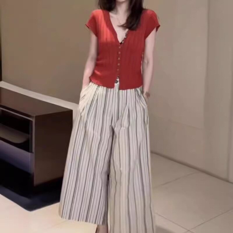 24287大爱美依缘2025夏季新款V领短袖修身开衫上衣阔腿竖条纹裤女