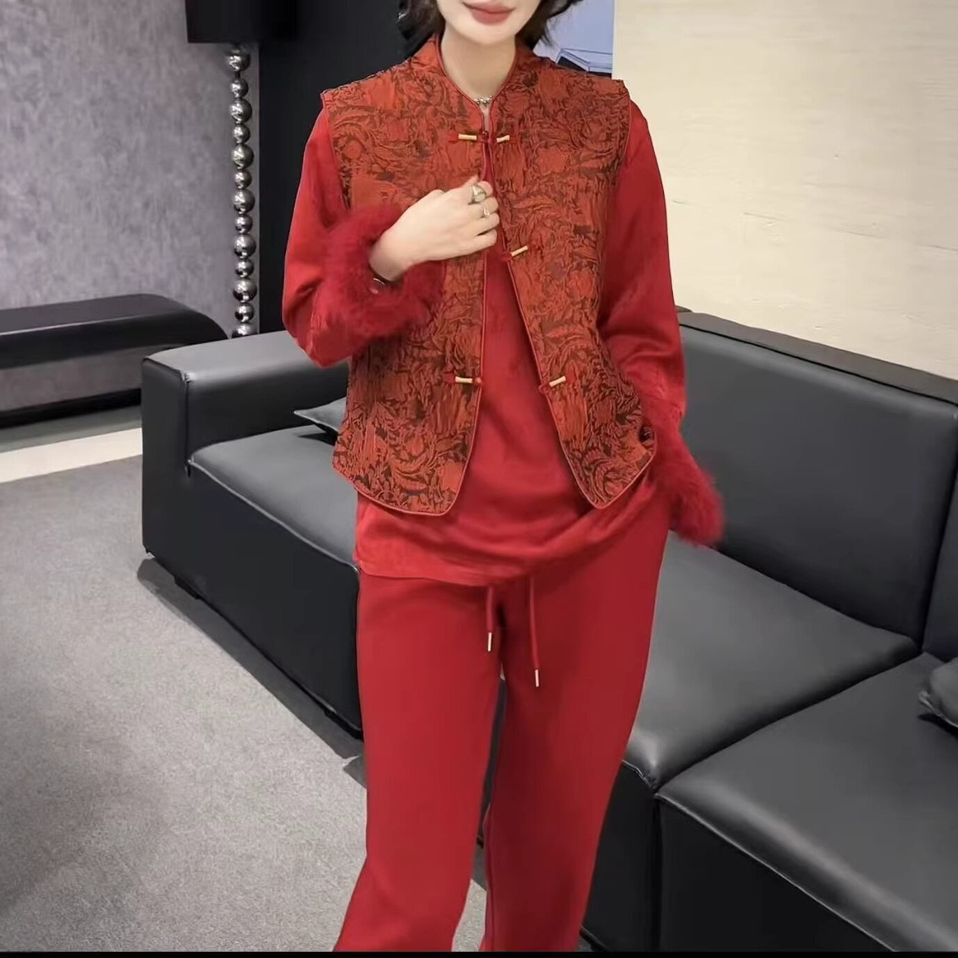 5525293大爱美依缘新时尚复古提花马甲毛毛拼接打底衫休闲卫裤潮
