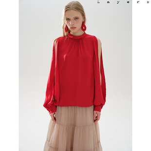 上衣 露肩开衩灯笼袖 Layers 赤曜红缎面