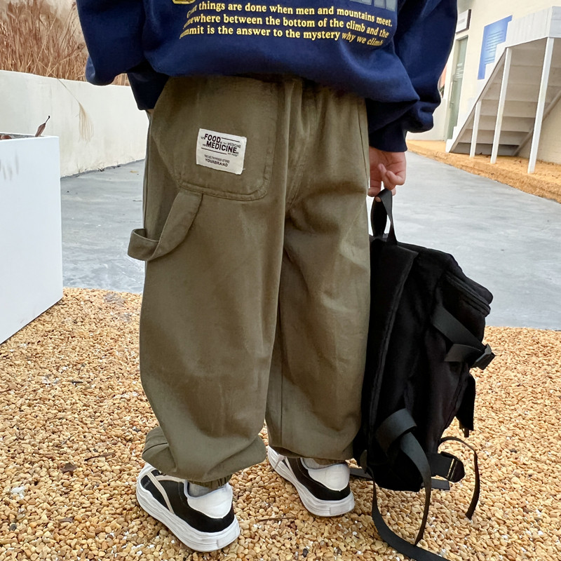 2022秋季新装儿童洋气港风束脚口休闲长裤男童日系贴标帅气工装裤