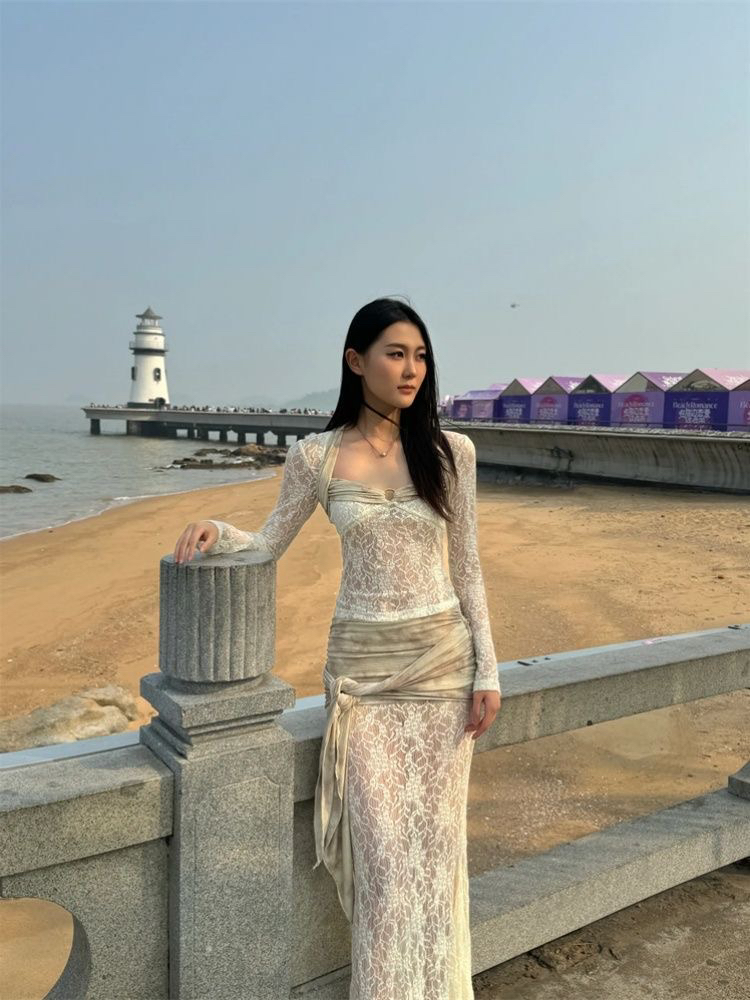 2025新款法式复古蕾丝晕染刺绣印花上衣鱼尾半裙连衣裙套装女