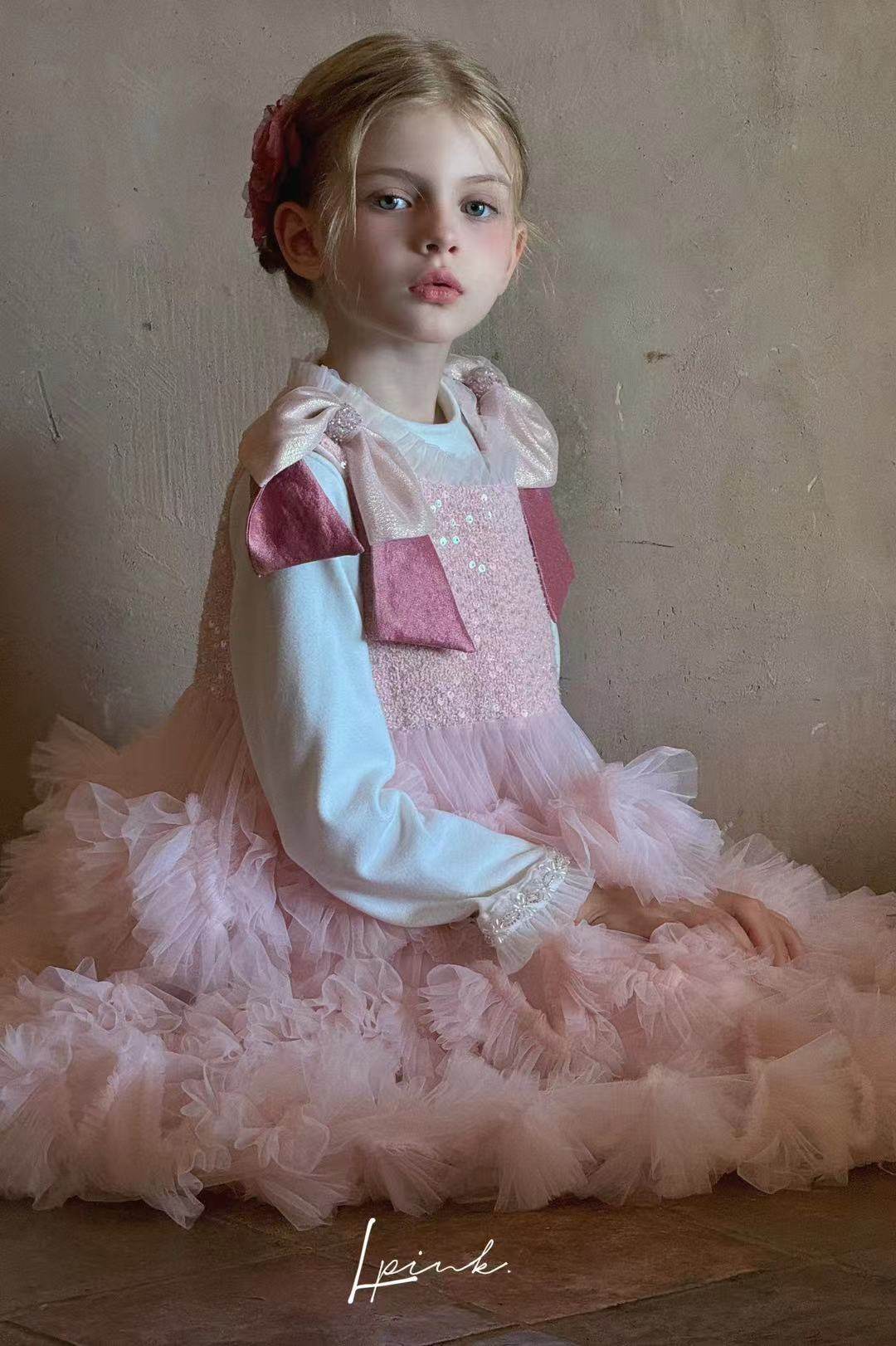 2024年秋冬新女童公主背心连衣裙圣诞新年洋气蛋糕纱裙轻奢礼服