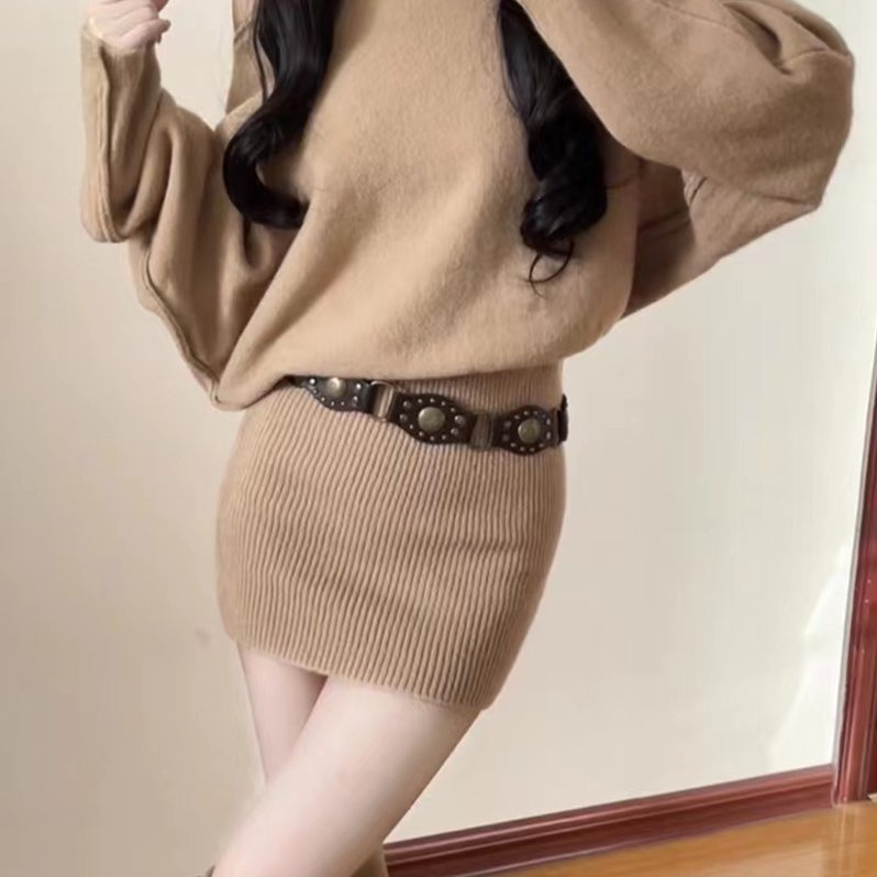 韩系斜肩蝙蝠袖毛衣连衣裙女2025秋冬新款配腰带气质辣妹包臀短裙