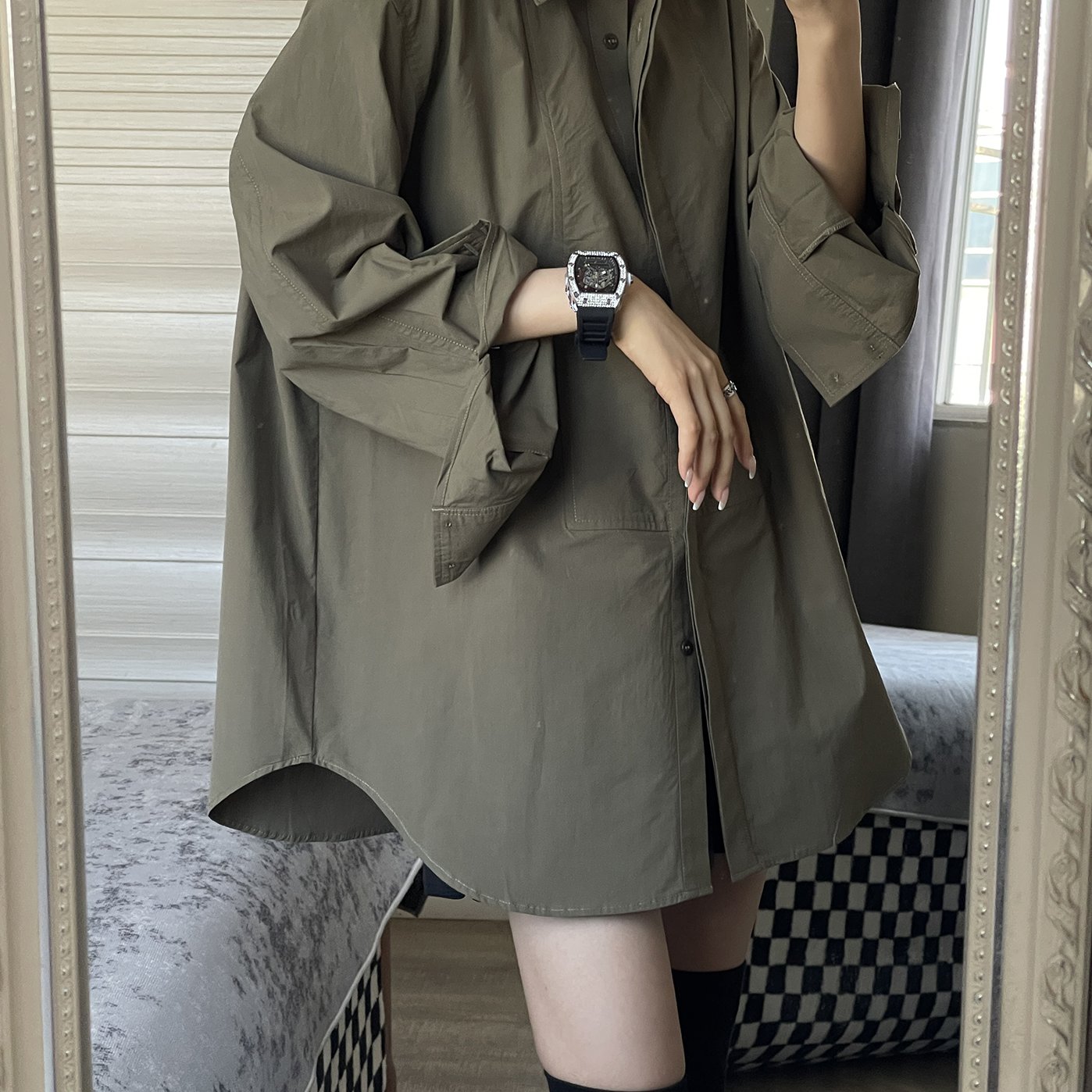宽松设计感小众军绿色衬衫女复古港味高级感慵懒叠穿衬衣