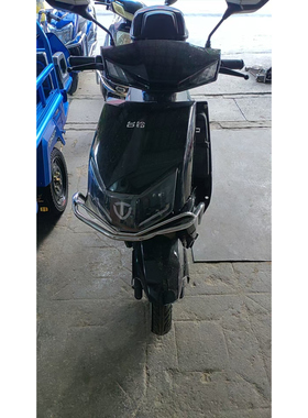 红运极速电动车塑料外壳急速前围泥板金箭A7880新日K5电瓶车配件