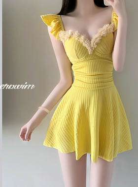 泳衣女生款连体裙式纯欲风纯色甜美比基尼钢托聚拢泡温泉度假泳衣