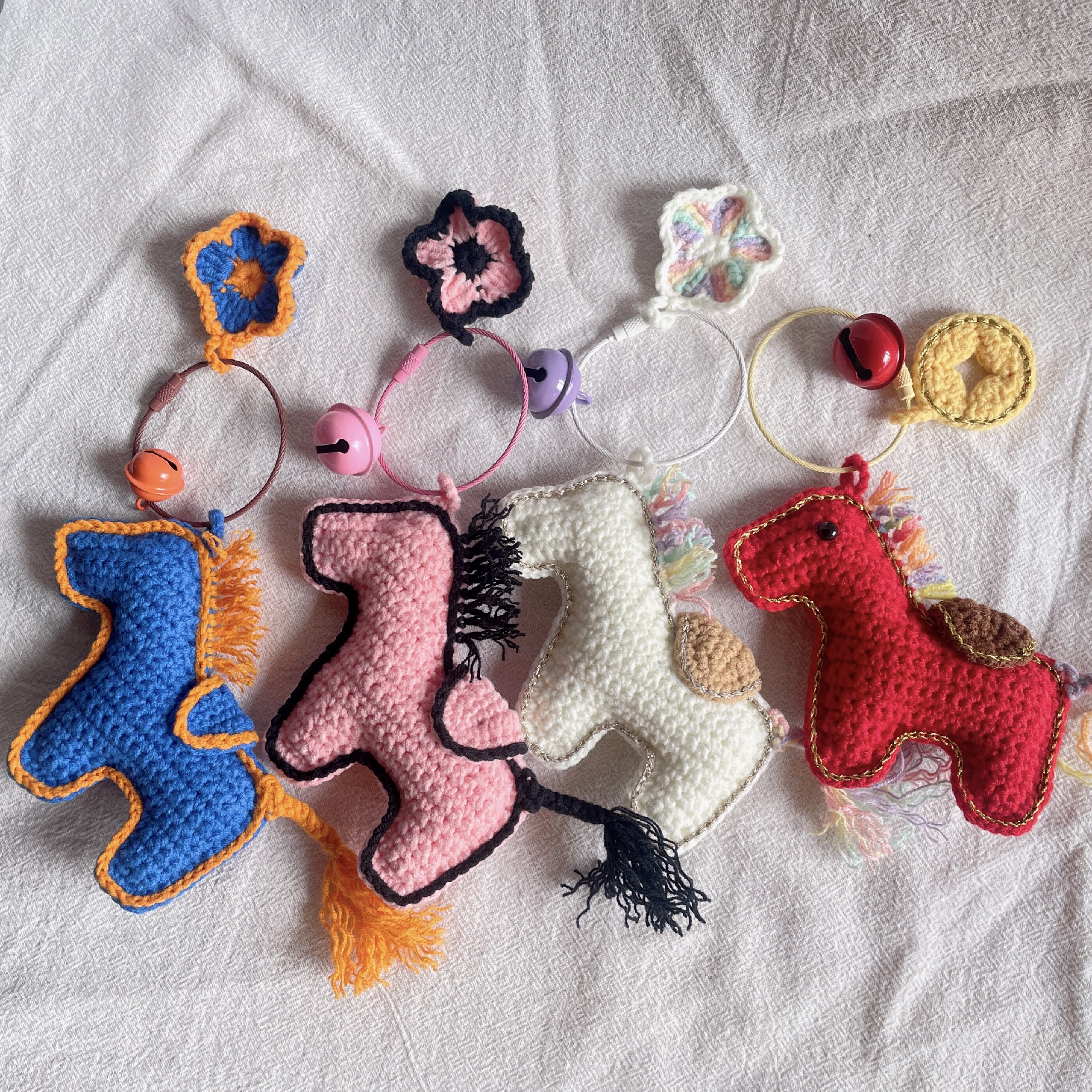 DIY成品手工钩织毛线编织新年小马挂件马上有钱花挂件,服饰配件/皮带/帽子/围巾,DIY编织材料包,淘宝优惠券,粉丝福利购,淘宝优惠卷