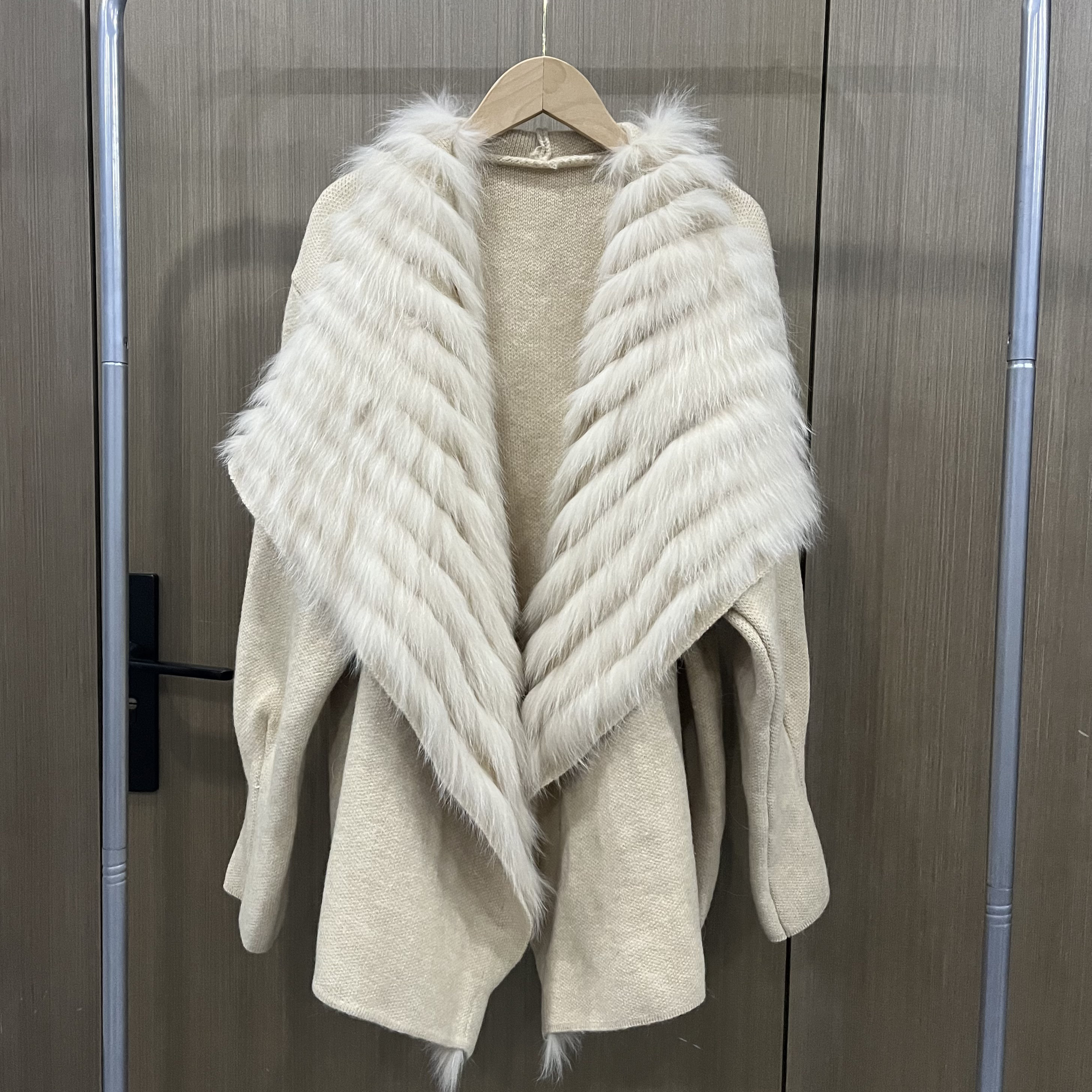 大翻领狐狸毛毛领皮草毛衣