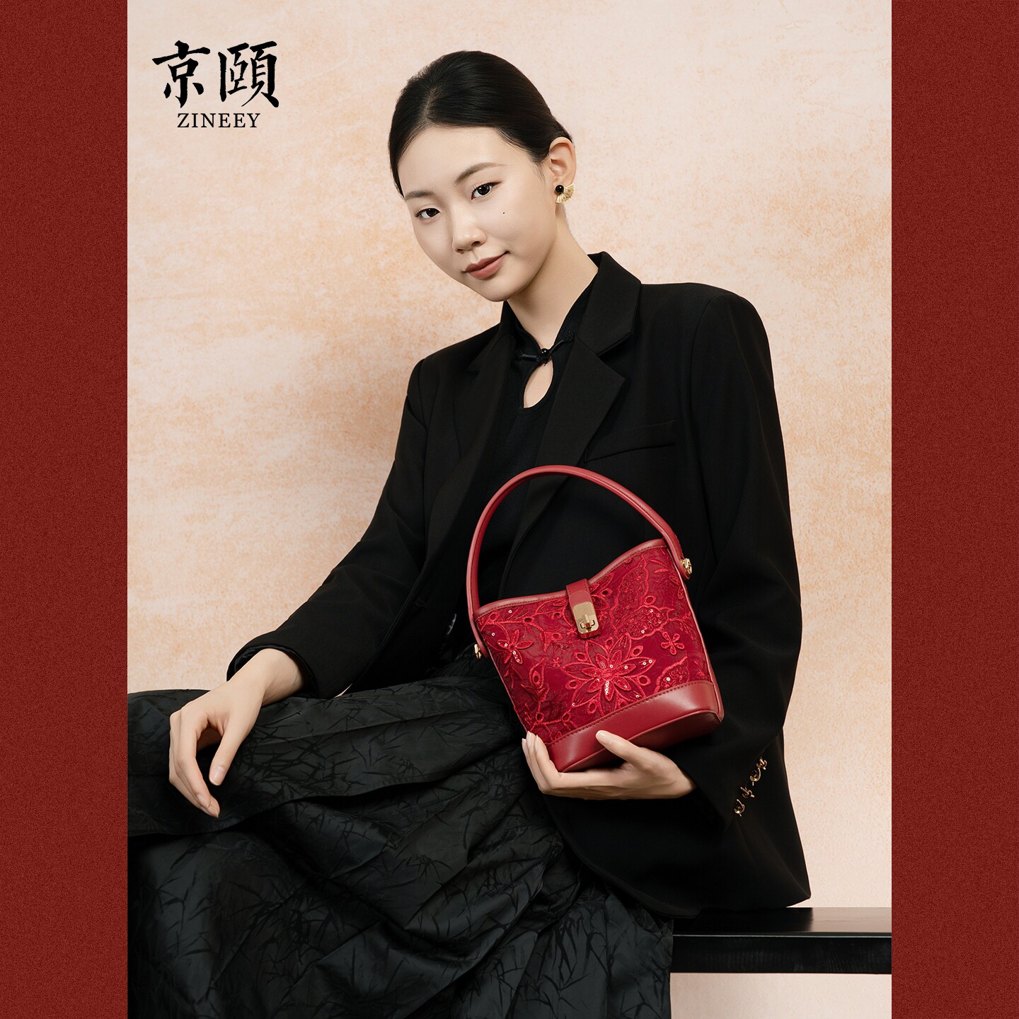 国风重工花卉刺绣婚包酒红水桶包复古新娘结婚包日常通勤两用包