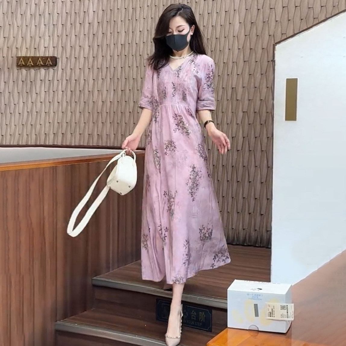 高级感法式气质连衣裙女2025年夏季新款宽松大码遮肚印花过膝长裙,女装/女士精品,连衣裙,淘宝优惠券,粉丝福利购,淘宝优惠卷