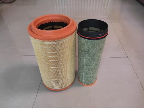K2747空气滤芯适配中国重汽汕德卡C7H豪沃TXT5G曼发动机空气滤芯