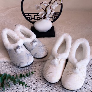 米兰  2025年冬季新款低跟搭配旗袍汉服鞋民族风棉鞋毛口绣花鞋