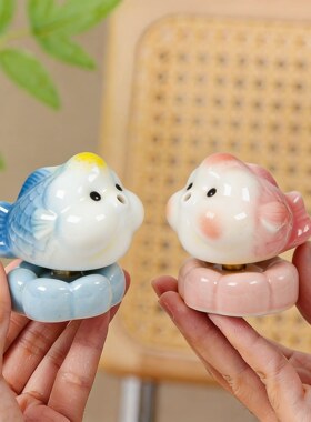 景德镇陶瓷锦鲤旋转茶宠摆件
