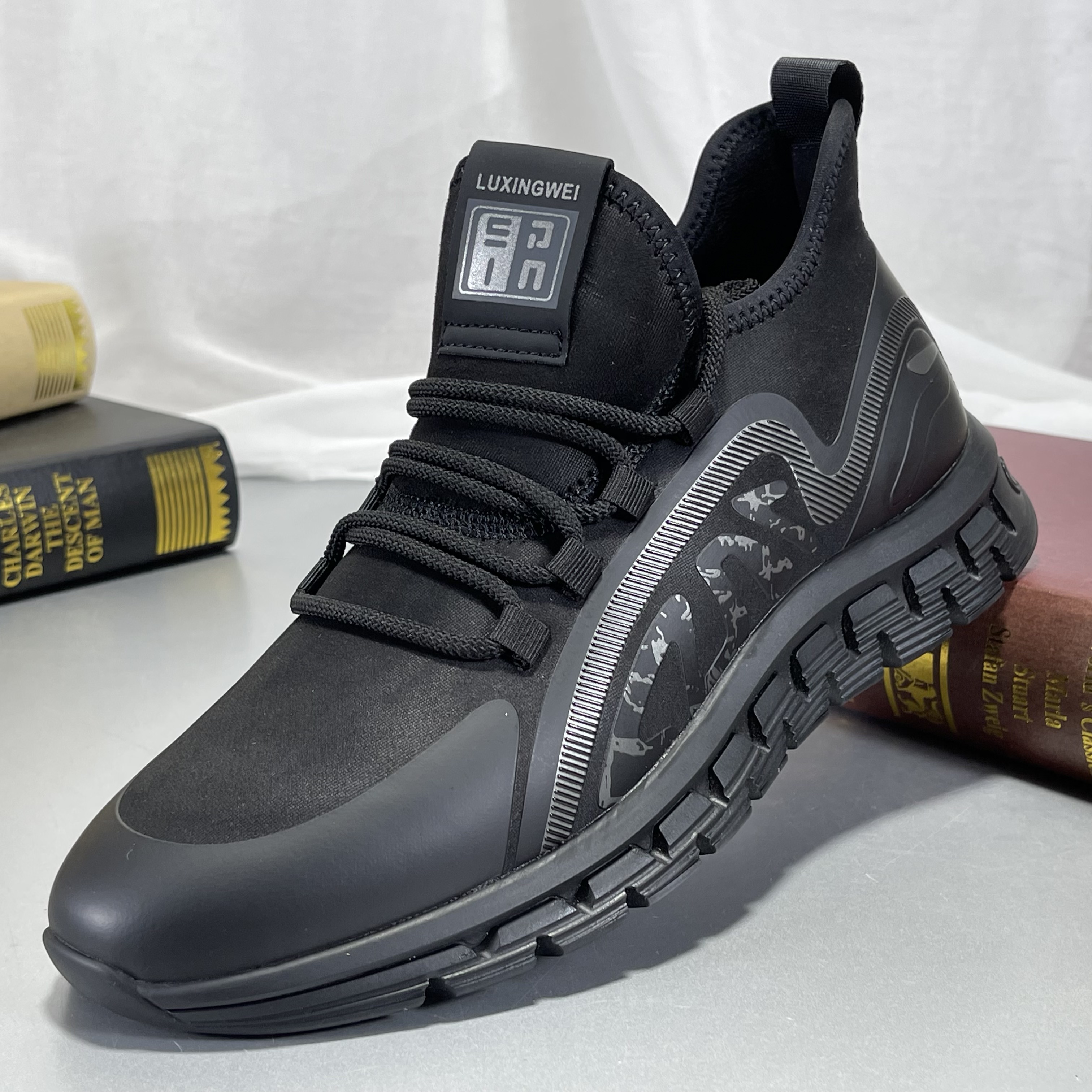 品牌男鞋断码处理真皮秋冬跑鞋潮流黑色休闲运动跑步鞋轻便旅游鞋