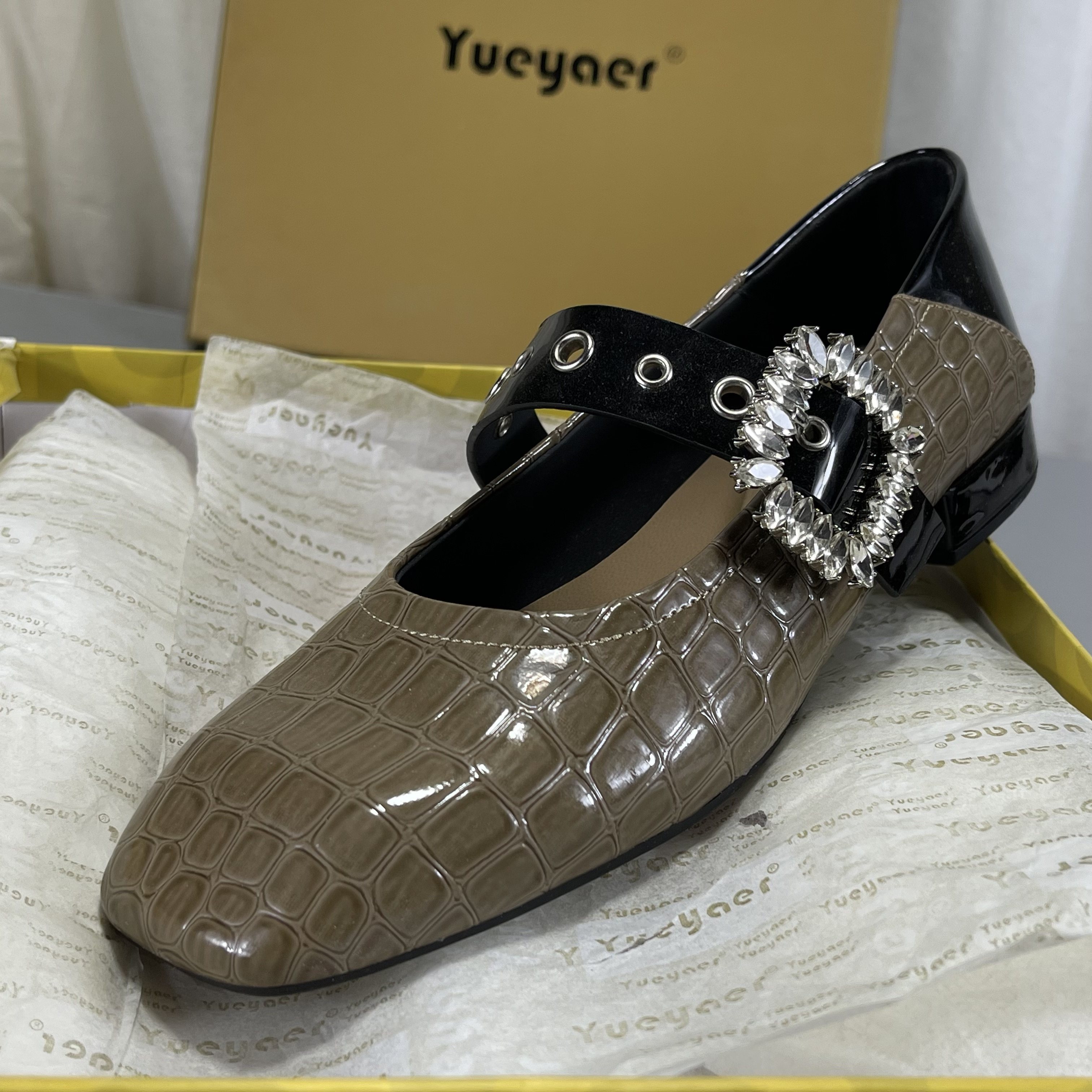 月芽儿牛漆皮玛丽珍鞋女2026春新款方头低跟一字扣法式复古豆豆鞋,女鞋,乐福鞋（豆豆鞋）,淘宝优惠券,粉丝福利购,淘宝优惠卷