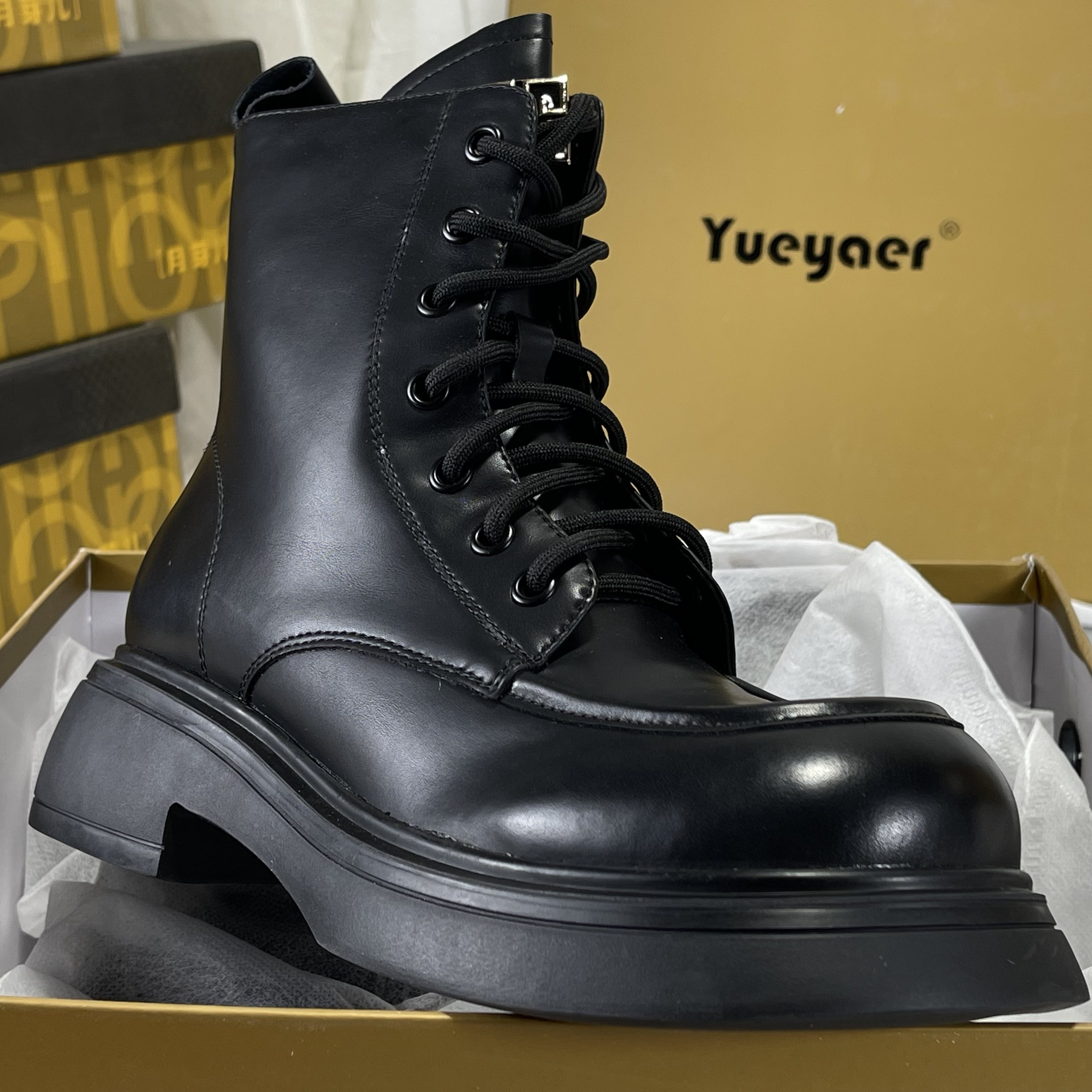 月芽儿断码清仓秋冬英伦风马丁靴女百搭加绒短靴粗跟厚底机车靴女