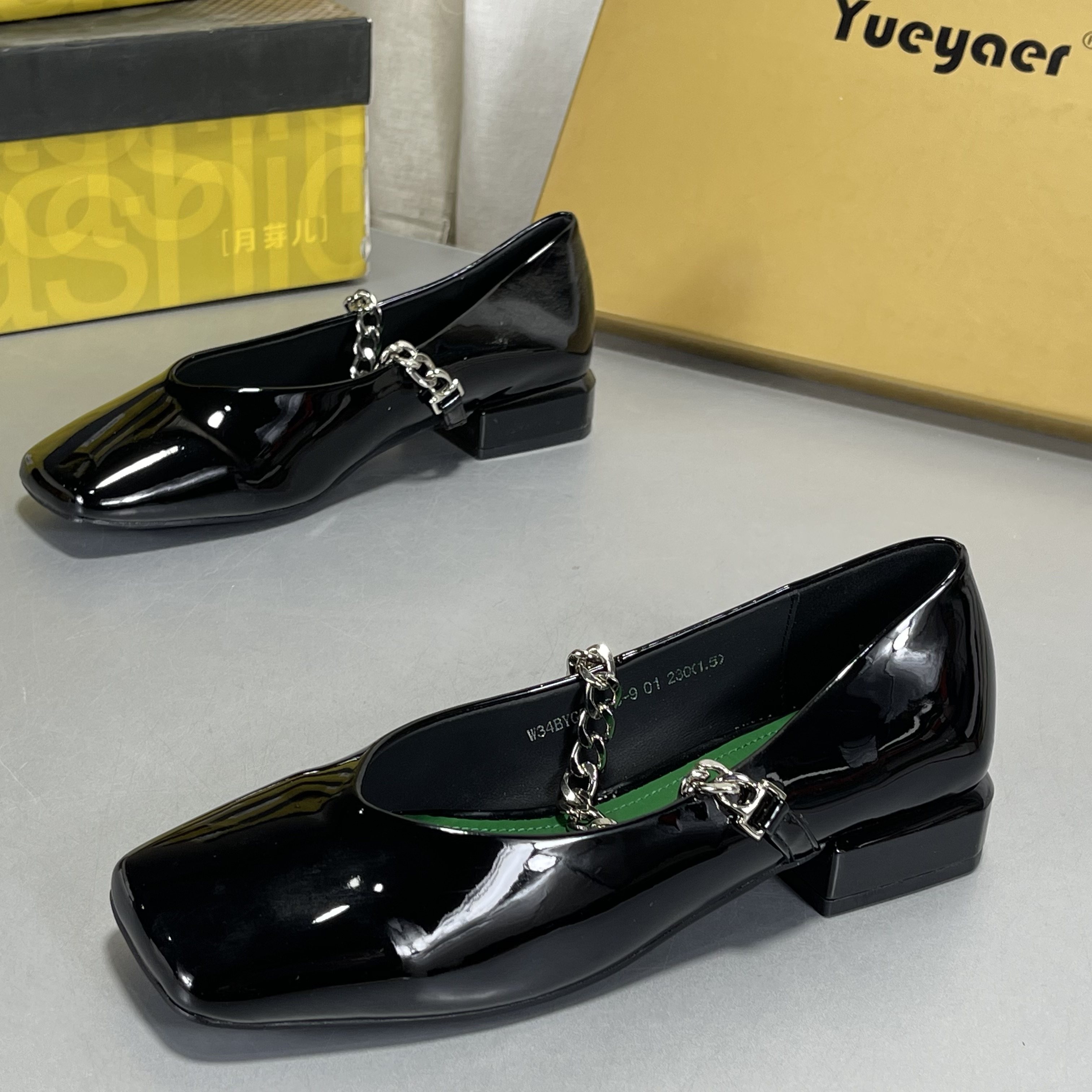 月芽儿羊漆皮玛丽珍鞋方头复古一字扣真皮法式通勤奶奶鞋浅口单鞋,女鞋,玛丽珍鞋,淘宝优惠券,粉丝福利购,淘宝优惠卷