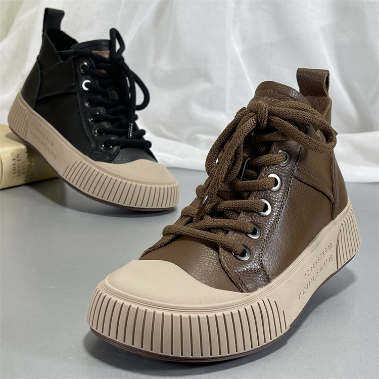 头层牛皮丑萌大头高帮鞋女2025新款复古软底女马丁靴休闲复古板鞋