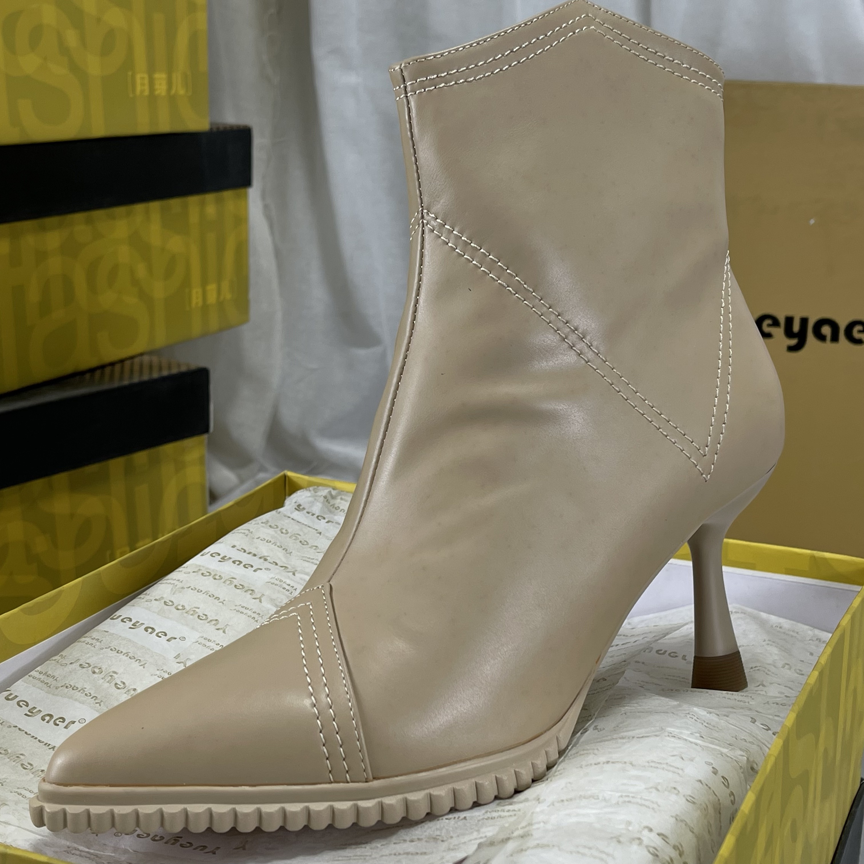 月芽儿里外全皮高跟女秋冬款短靴尖头细跟裸靴软皮百搭复古瘦瘦靴