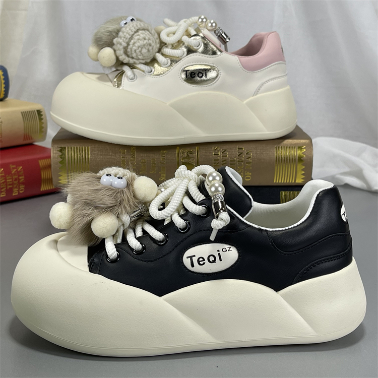 踩屎感大头丑萌面包鞋女2025新款真皮厚底小白鞋休闲百搭运动板鞋