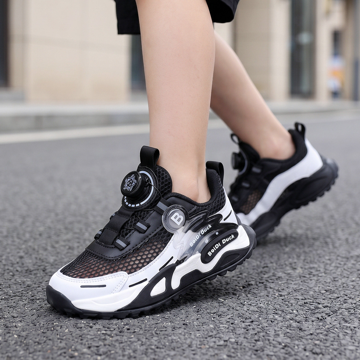 夏季中大童透气网布软底跑步鞋