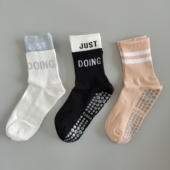 普拉提健身配鲨鱼裤 袜子女款 瑜伽袜运动防滑中筒袜拼接假两件爆款