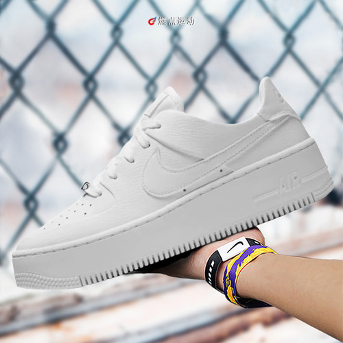 Nike耐克透气低帮透气板鞋