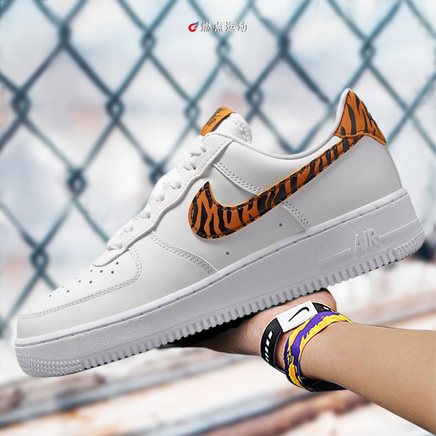 Nike/耐克 Nike Air Force 1 '07     女子板鞋DD8959-108
