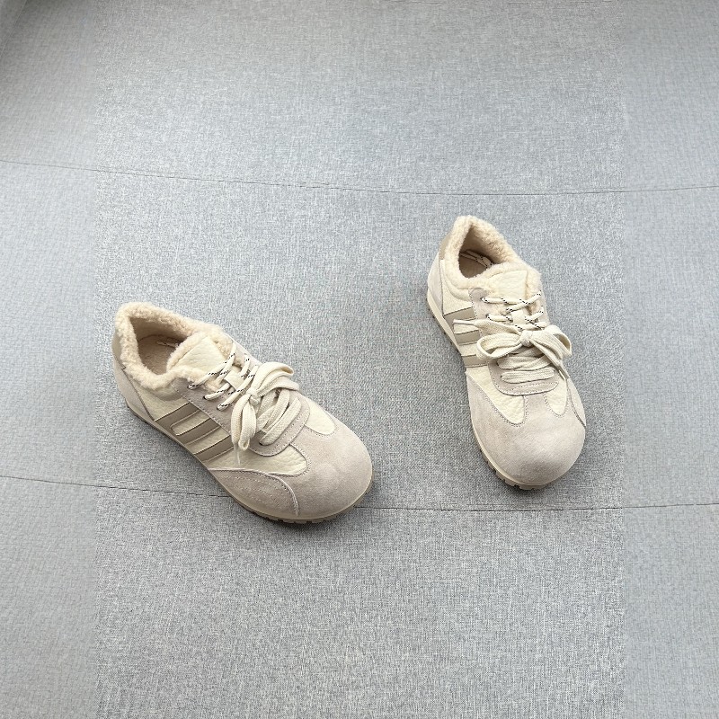 韩国真皮羊毛绒保暧防滑厚底德训鞋慢跑鞋女2026年舒适运动休闲鞋