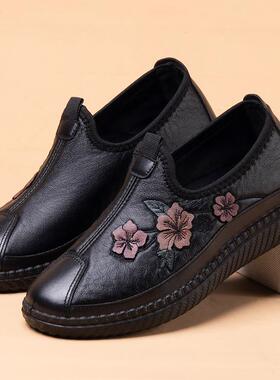 老北京布鞋女新款皮面妈妈鞋舒适老太太防滑软底老年人鞋女奶奶鞋