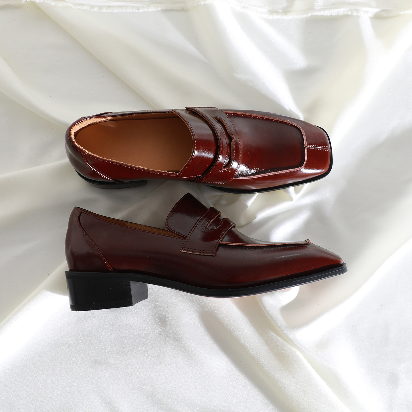 莲花府邸粗跟乐福鞋时尚复古