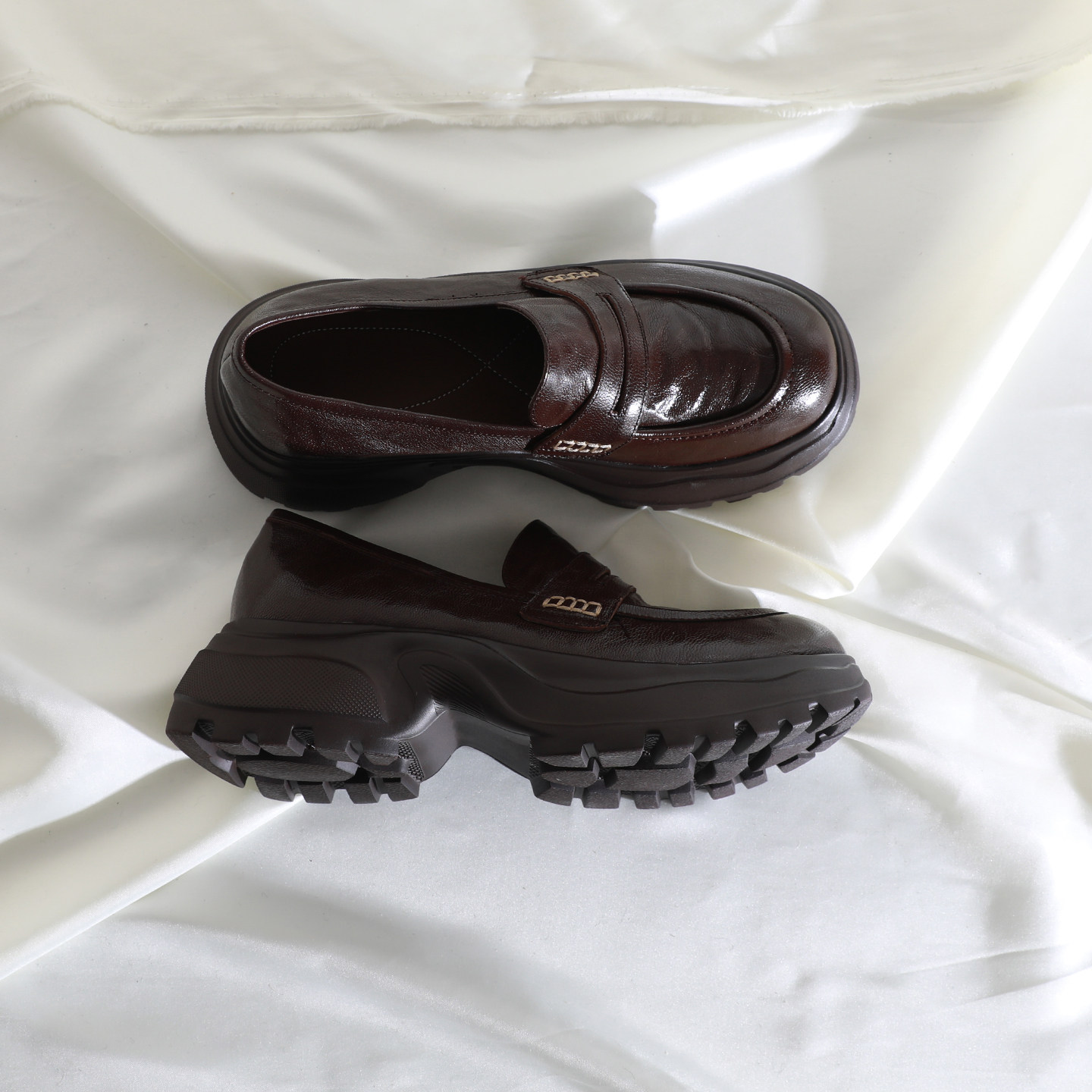 莲花府邸2026春季英伦单鞋圆头深口一脚蹬乐福鞋休闲百搭厚底羊皮,女鞋,深口单鞋,淘宝优惠券,粉丝福利购,淘宝优惠卷