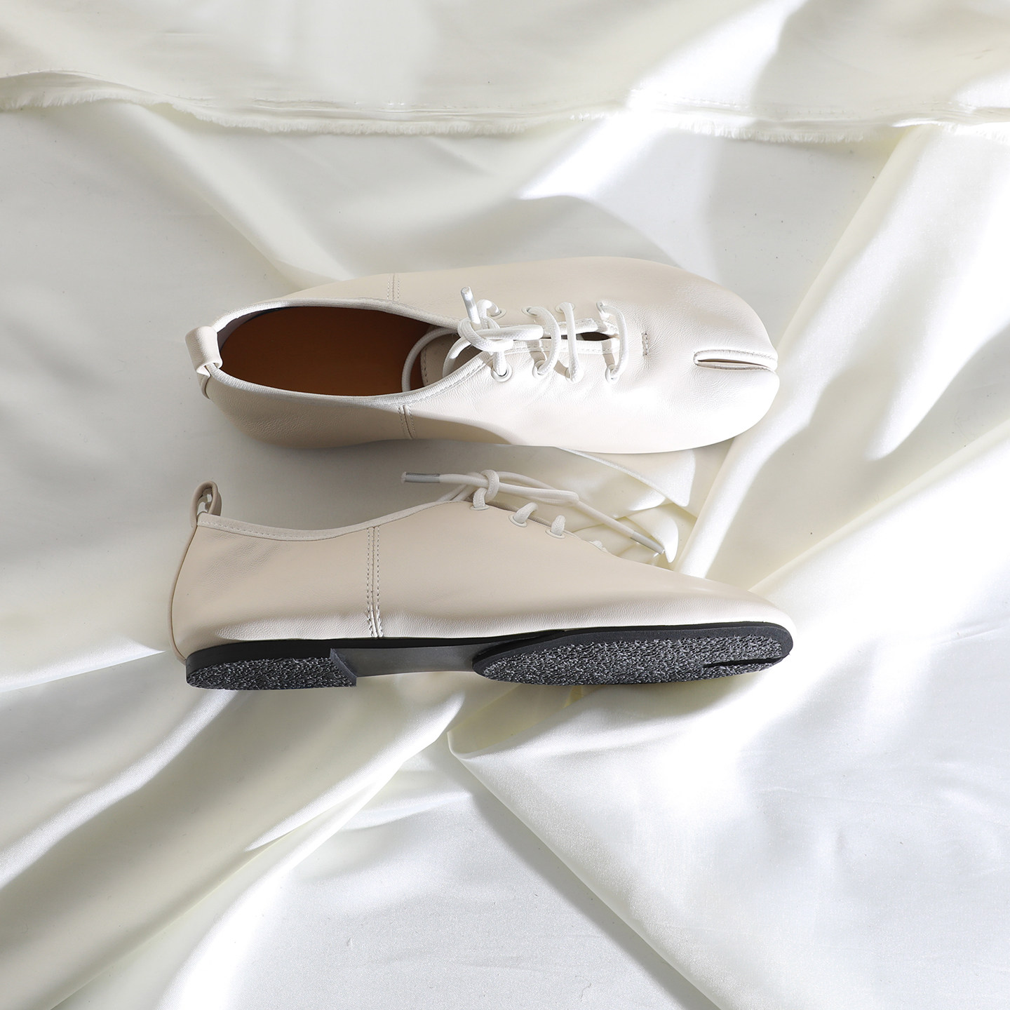 莲花府邸2026春季简约单鞋时尚圆头分趾系带柔软舒适平底牛皮女鞋,女鞋,深口单鞋,淘宝优惠券,粉丝福利购,淘宝优惠卷