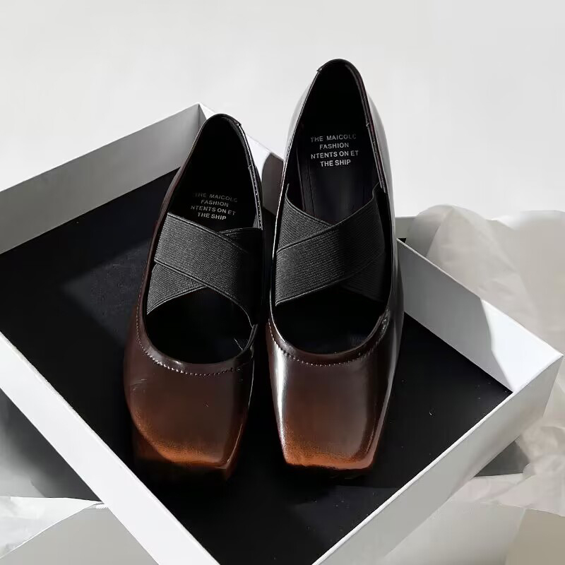 交叉绑带玛丽珍鞋莲花府邸