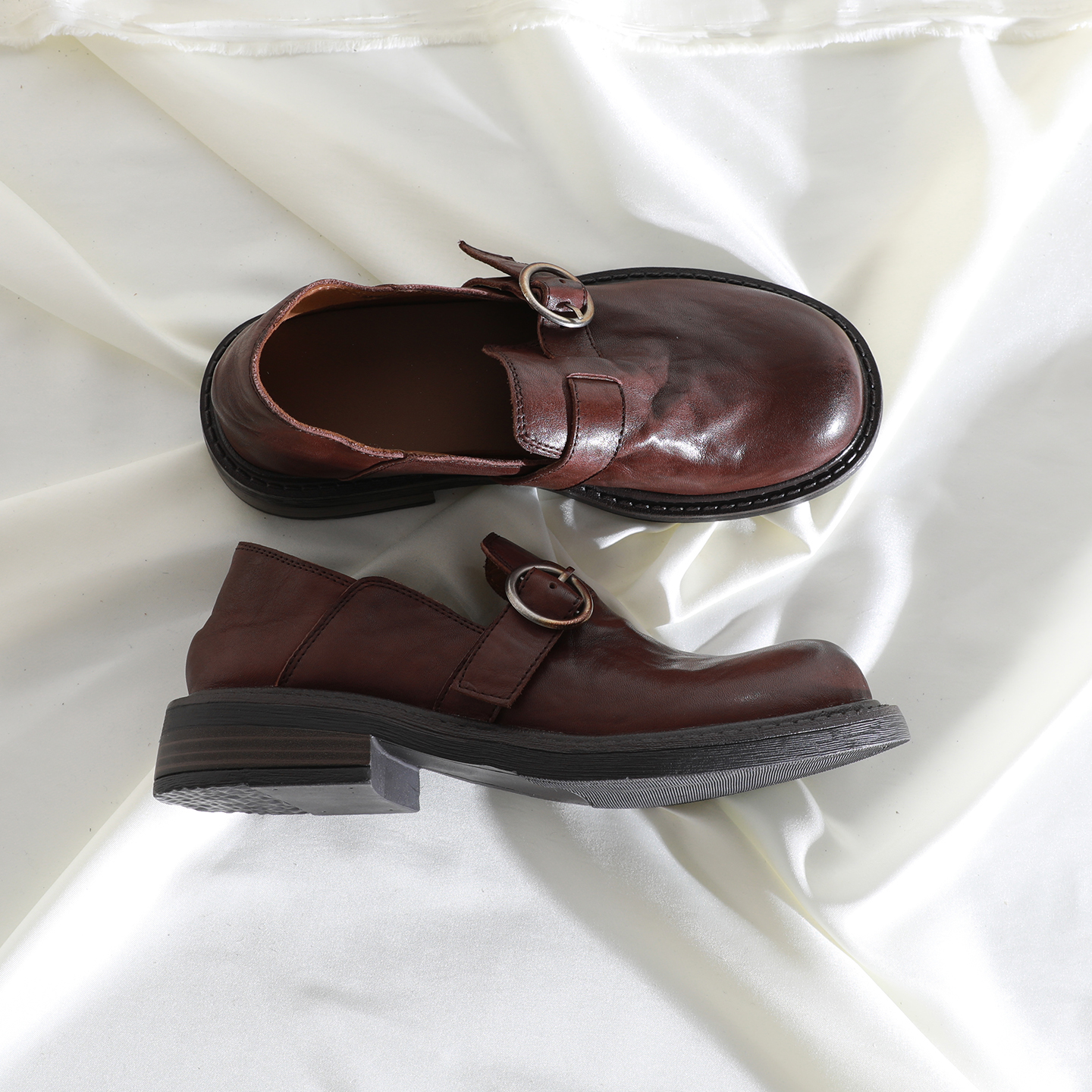 复古圆头深口皮带扣套脚乐福鞋