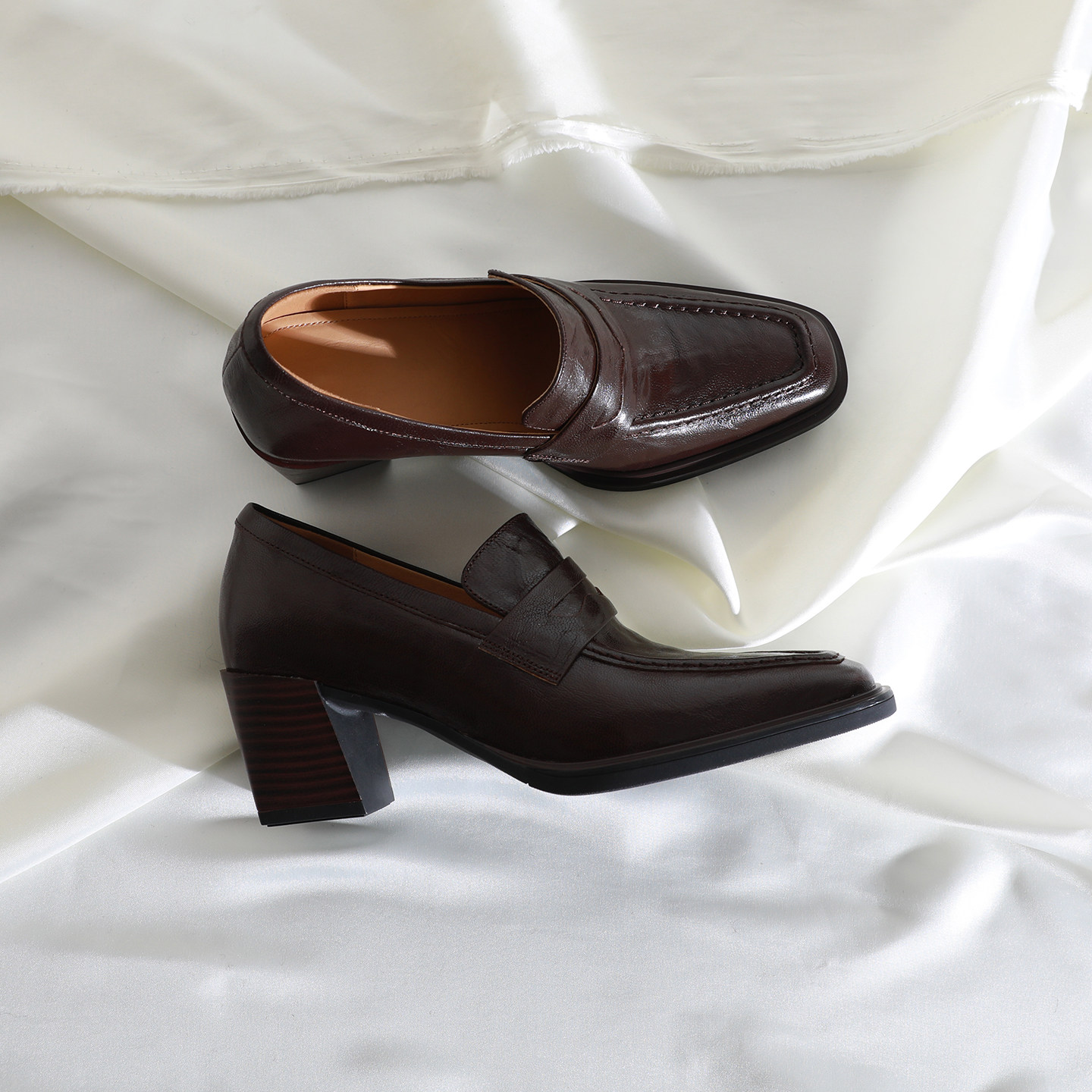 莲花府邸2026春季简约粗跟鞋时尚方头一脚蹬中口通勤百搭粗跟羊皮,女鞋,深口单鞋,淘宝优惠券,粉丝福利购,淘宝优惠卷