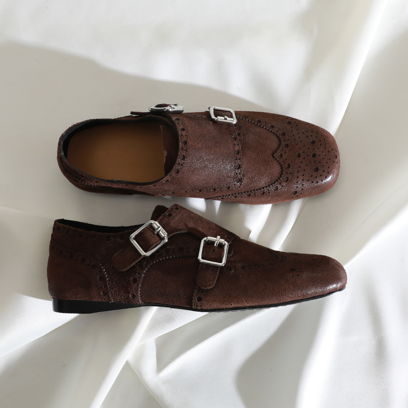 莲花府邸复古圆头皮带扣单鞋