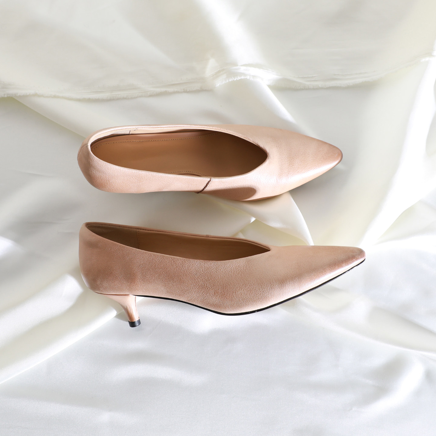 莲花府邸2026春季复古尖头浅口鞋一脚蹬单鞋气质百搭细跟牛皮女鞋,女鞋,浅口单鞋,淘宝优惠券,粉丝福利购,淘宝优惠卷