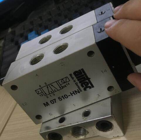 AIRTEC插座式电磁阀二位连板M07510-HN,现货特价