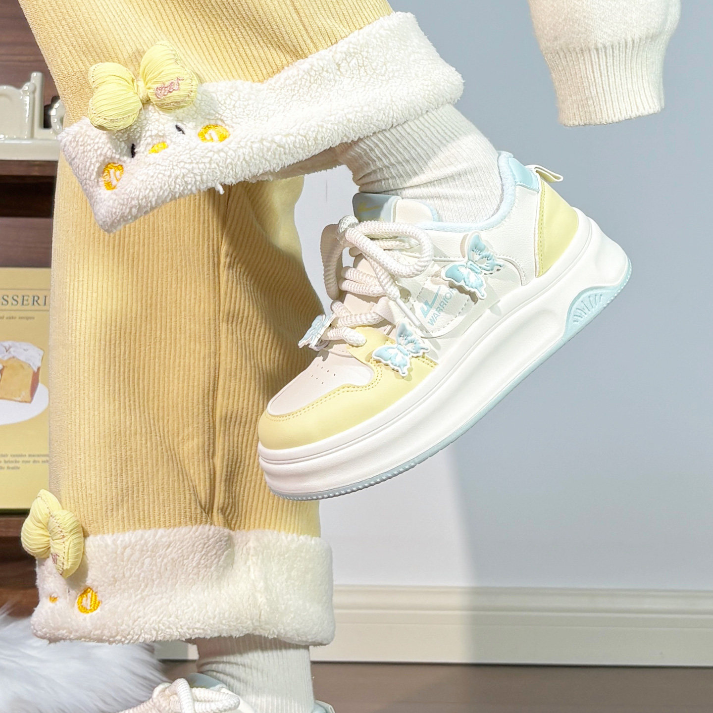 回力加绒蝴蝶板鞋女冬季爆款百搭