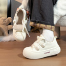 人本加绒大头面包鞋女厚底保暖可爱小白鞋冬季爆款软底轻便板鞋子