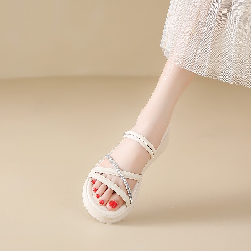 2026高级感夏季女生凉鞋外穿小香风休闲百搭拖鞋户外通勤上班拖鞋