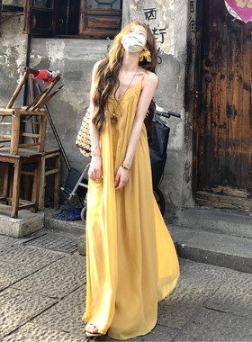 Xxiiuu法式黄色氛围感露背吊带洋装女夏季度假风蕾丝花边长裙子