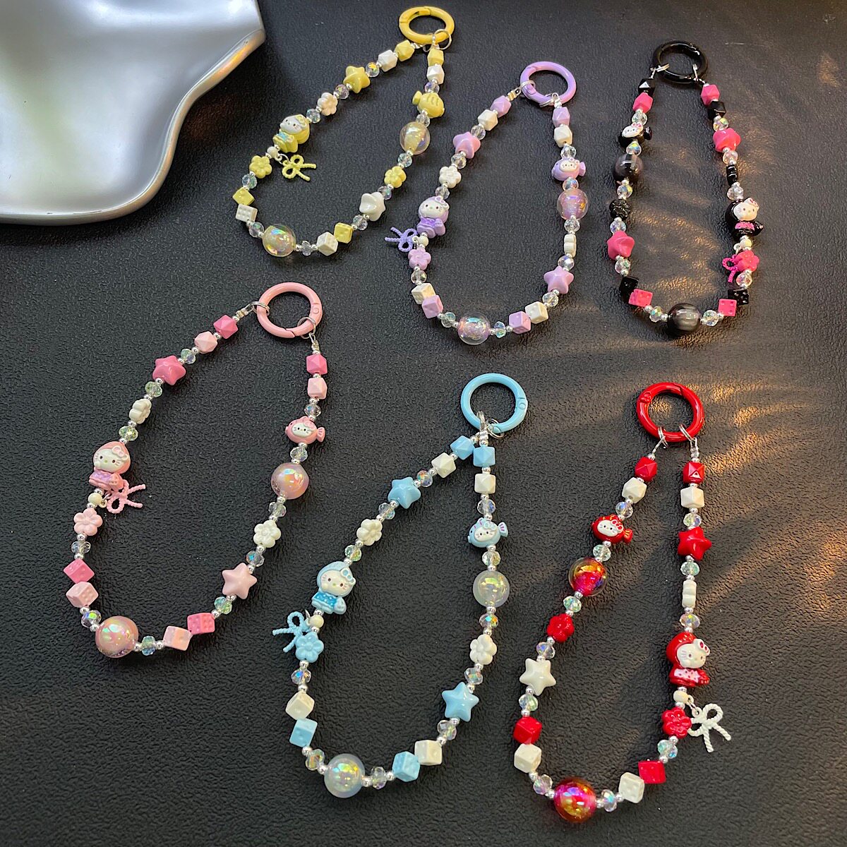 多巴胺创意高级感可爱卡通KT猫咪蝴蝶结串珠手机链条包包挂件配饰