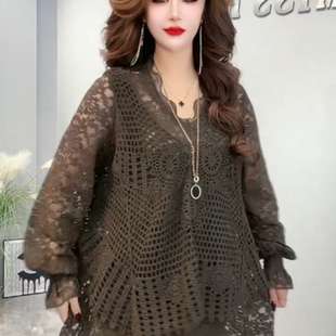 优雅减龄时尚妈妈装宽松假两件T恤衫2026春秋新款花边V领纯色上衣