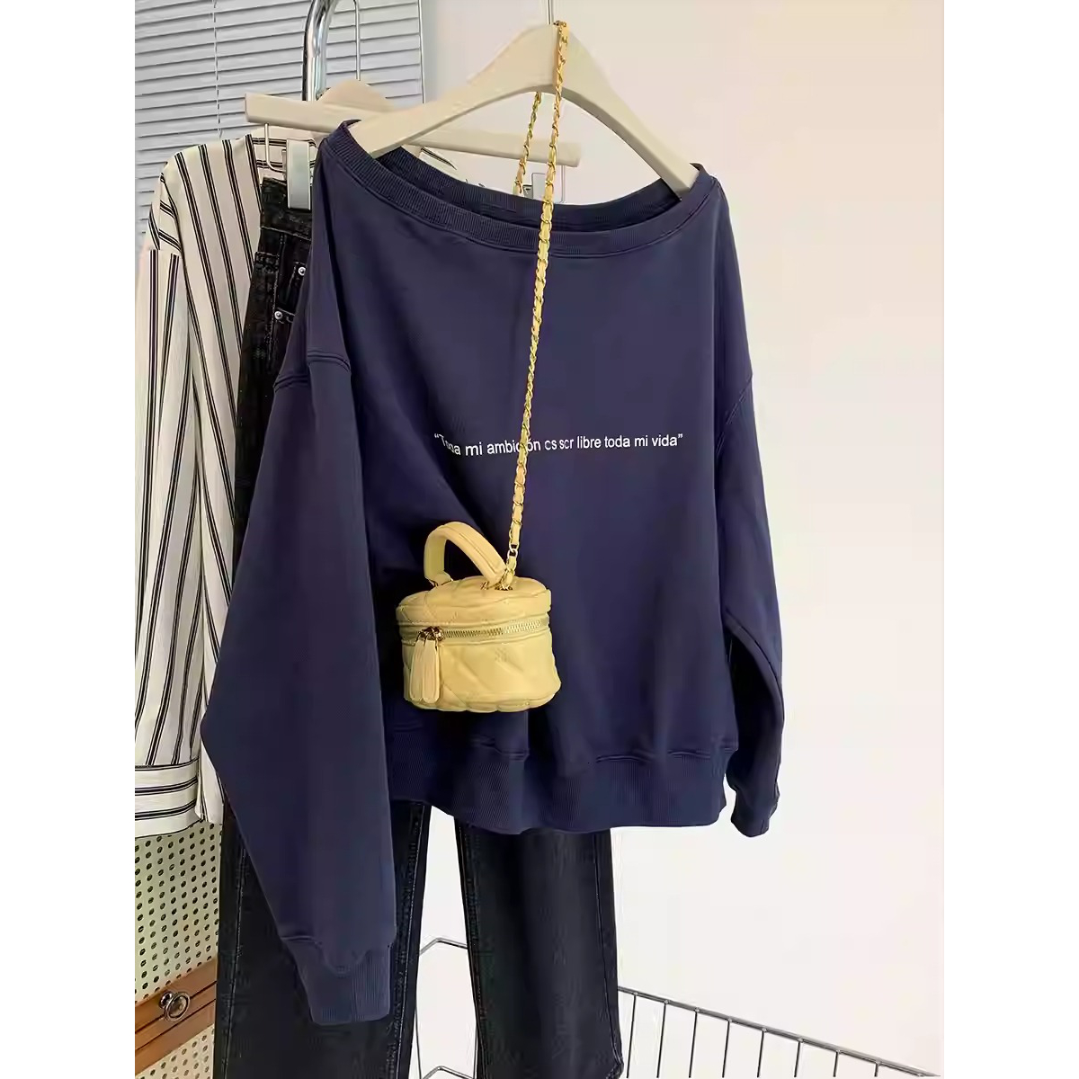 外贸原单尾货大牌慵懒风一字肩斜肩卫衣女深蓝色宽松薄款长袖上衣