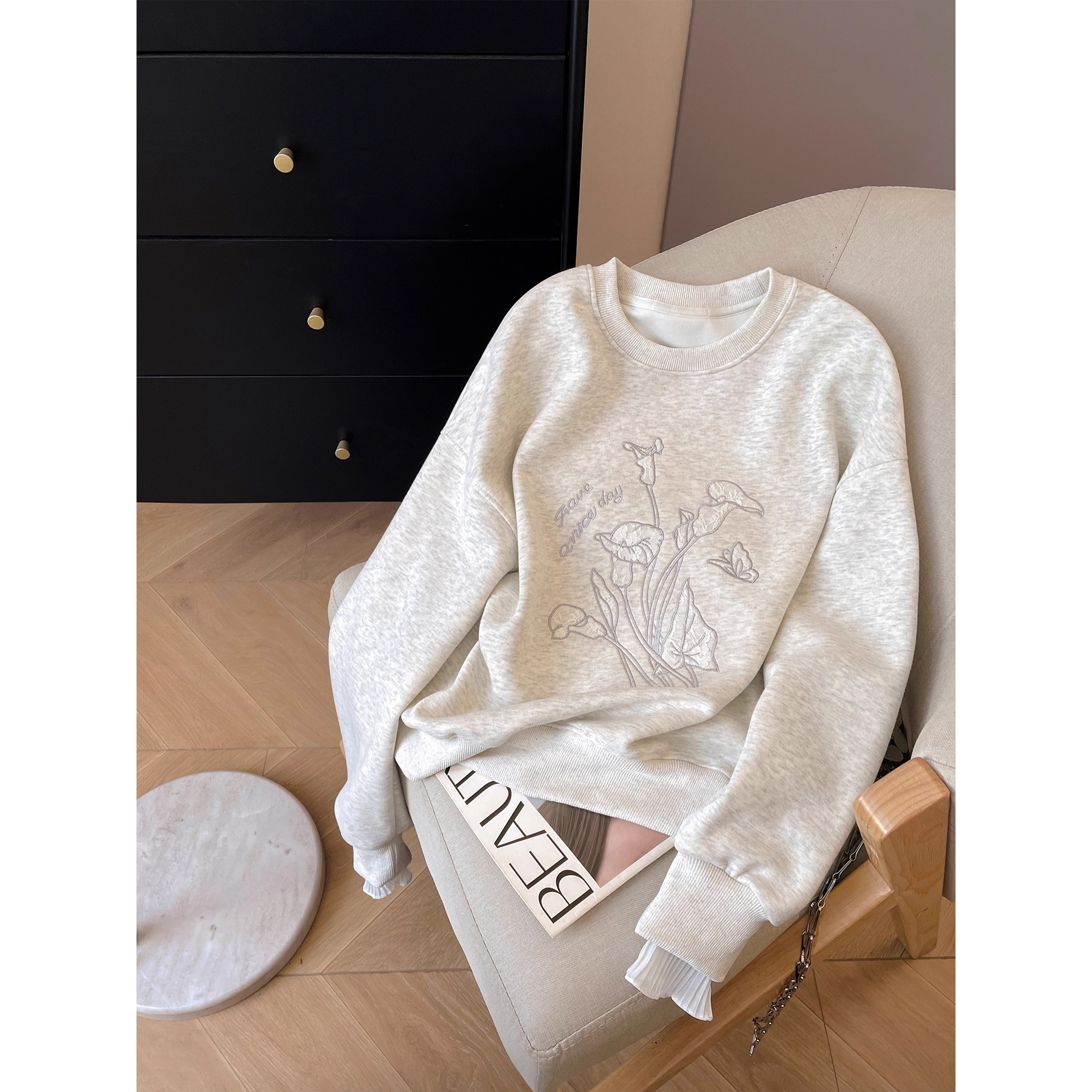 休闲慵懒风圆领卫衣男女宽松长袖显瘦减龄上衣休闲上衣设计感时尚