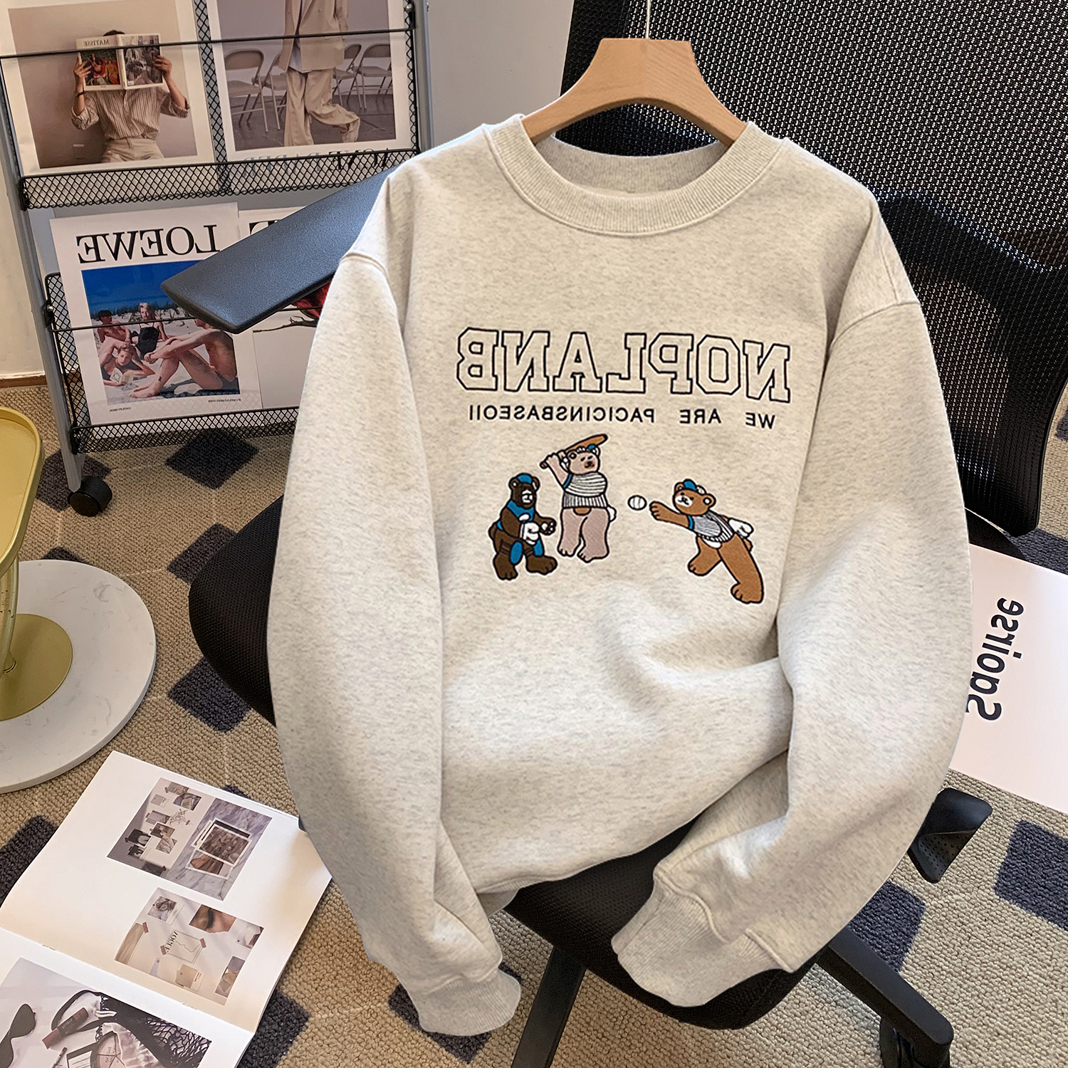 美式复古加绒秋冬美式卡通风灰色长袖卫衣女宽松圆领印花上衣减龄