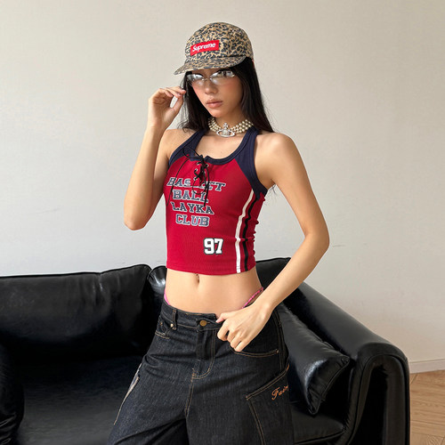 辣妹运动风拼接挂脖绑带短款背心