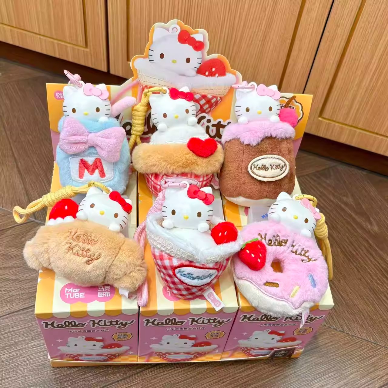 新品MINISO三丽鸥HelloKitty下午茶盲盒毛绒香薰挂件潮玩礼物女